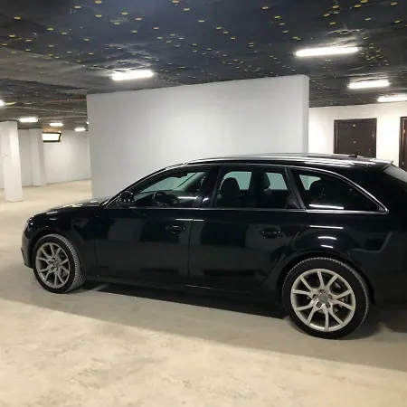 Borov Park 3 アパート *